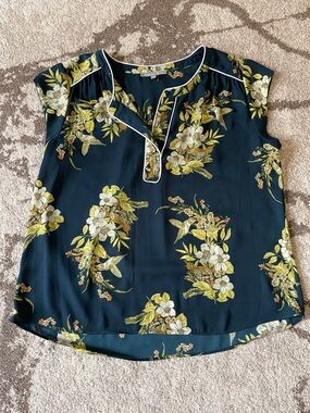 Daniel Rainn Navy Floral Split-V Neck Cap-Sleeve Blouse